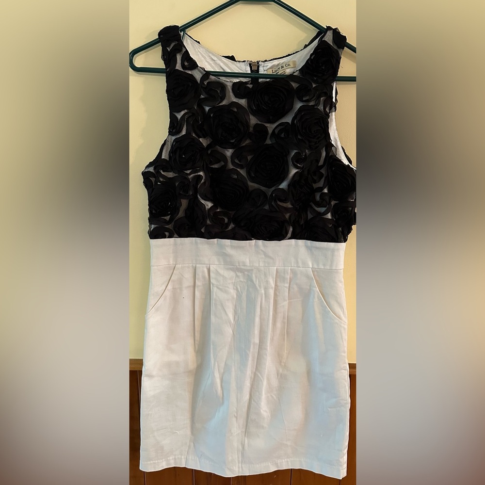 LUCY & CO., size MEDIUM black & white sleeveless dress.